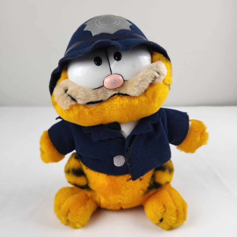 Vintage 1981 Dakin Garfield British Police Officer Plush Cop Cat Bobby